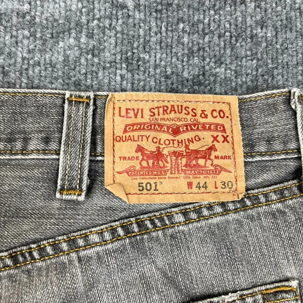 Levi's 501 Original Fit Straight Jeans Men's Gray Denim Classic Button Fly 43X26